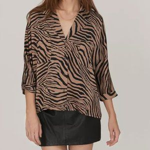 NWT NASTY GAL SILKY TIGER ANIMAL PRINT BUTTON DOWN LARGE (10)
